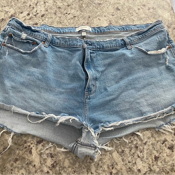 ABERCROMBIE Curve love jean shorts- size 24